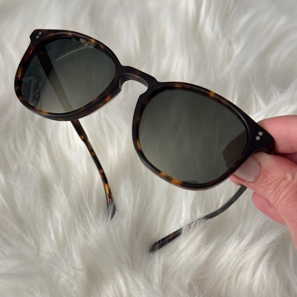 Oliver Peoples Finley Esq Tortoise Sunglasses - Like new!